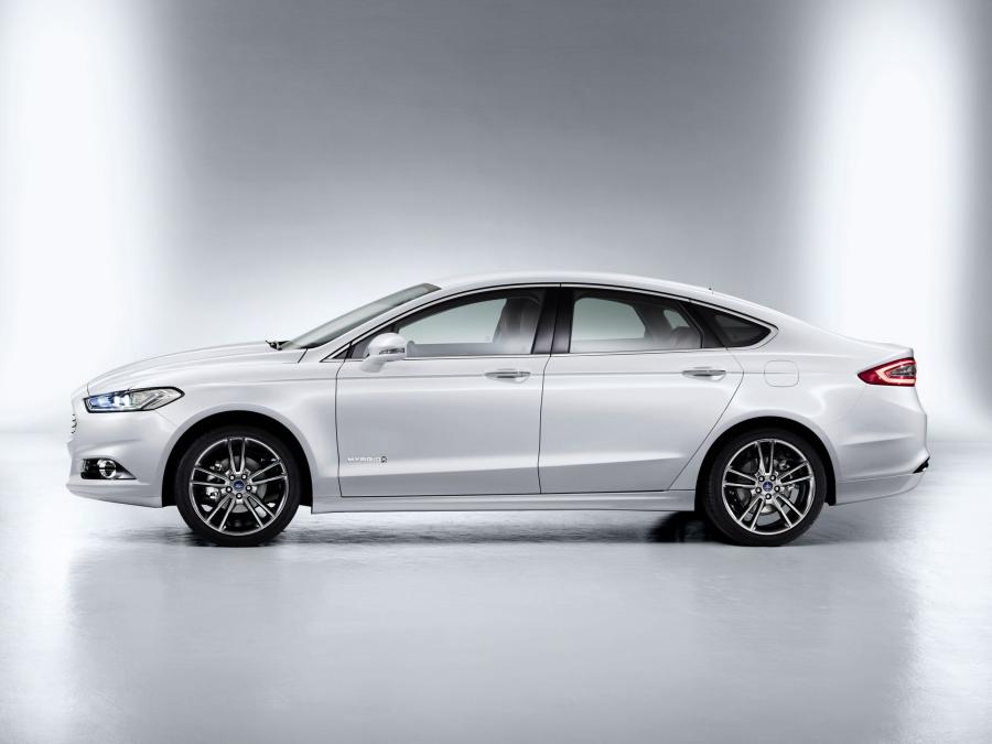  Ford Mondeo Hybrid Sedan 2014 года  (фото 9 из 19)